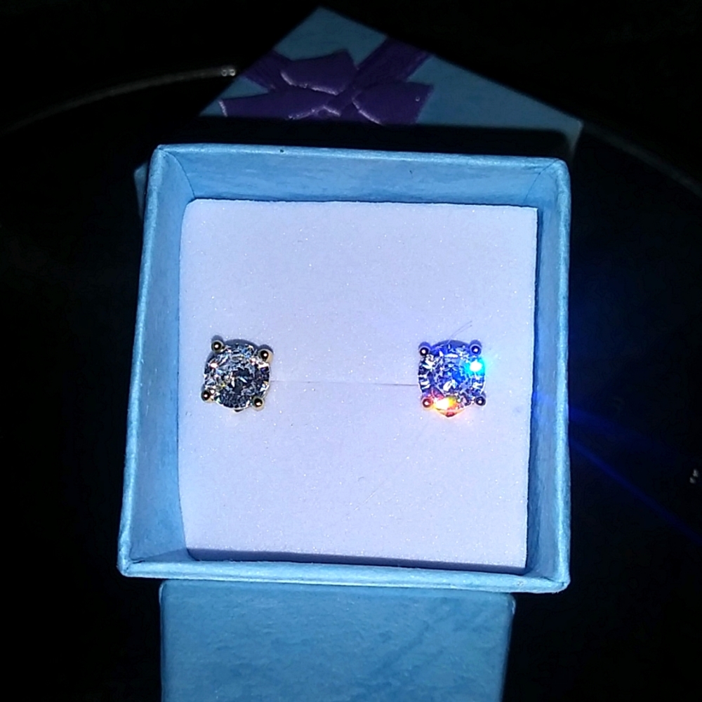 10k Yellow Gold Created White Sapphire
